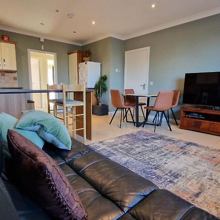 Cosy Two Bedroom Apartment Голвей Екстер'єр фото